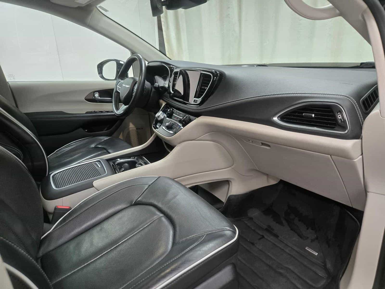 Image 16 Chrysler Pacifica Hybrid Limited 2022