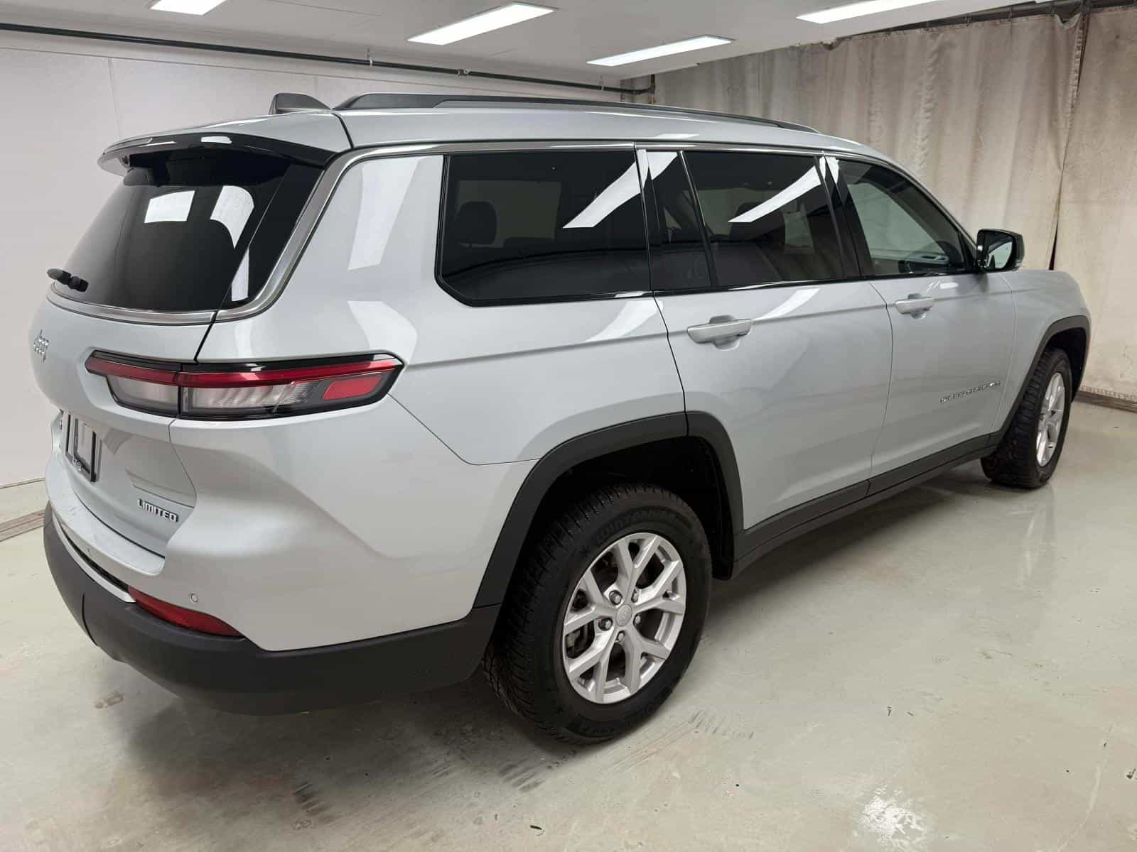 Image 4 Jeep Grand Cherokee L Limited 2023