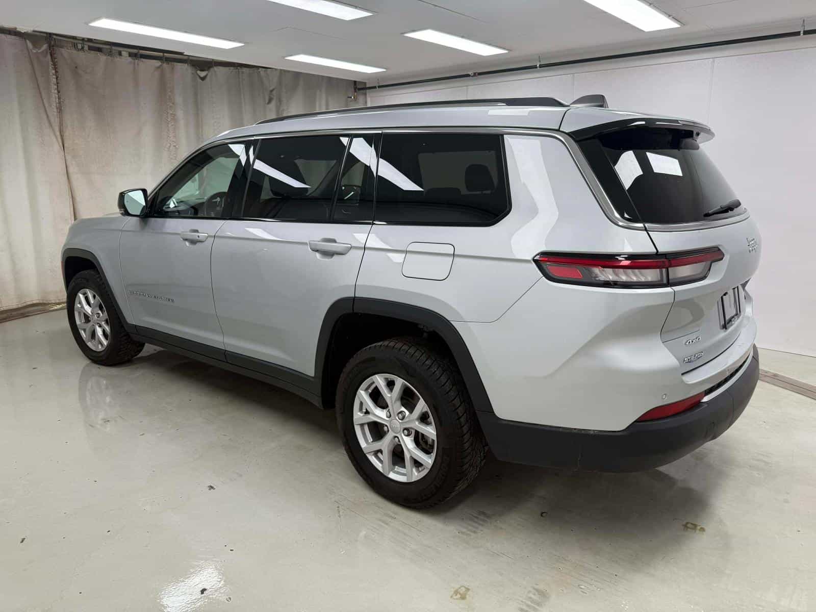 Image 6 Jeep Grand Cherokee L Limited 2023