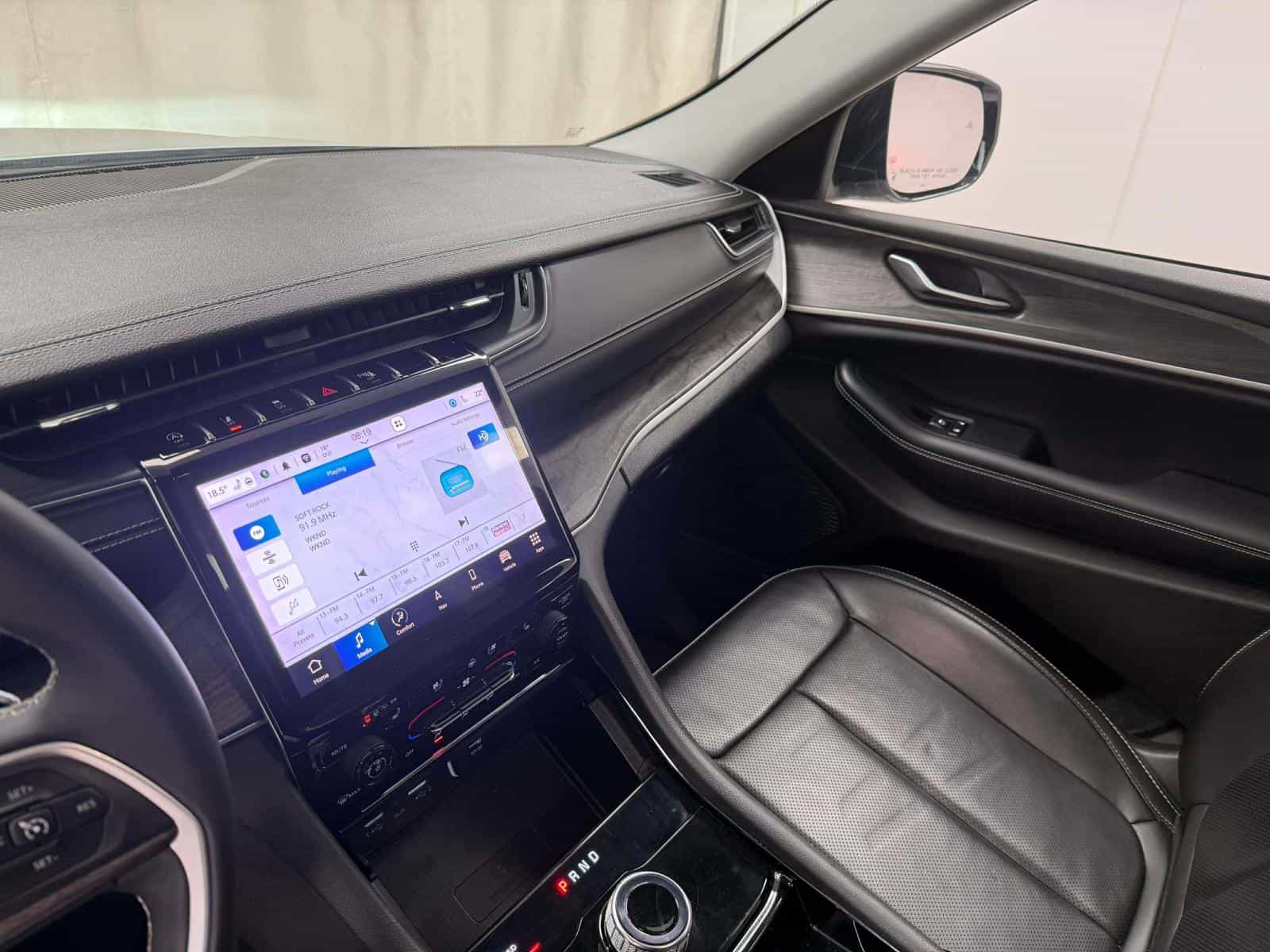 2023 Jeep Grand Cherokee L Limited - Image 14