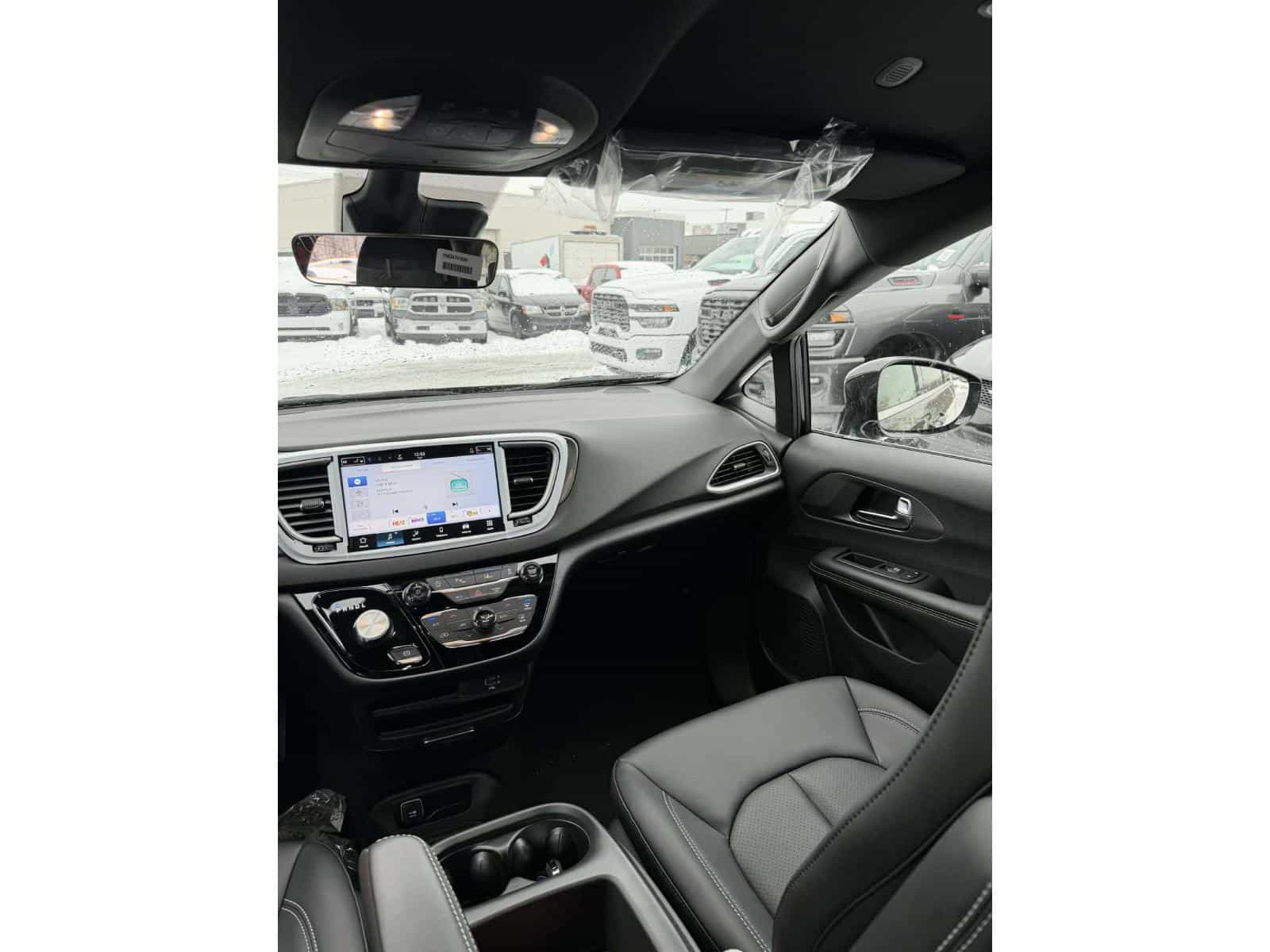 2026 Chrysler Grand Caravan SXT - Image 5