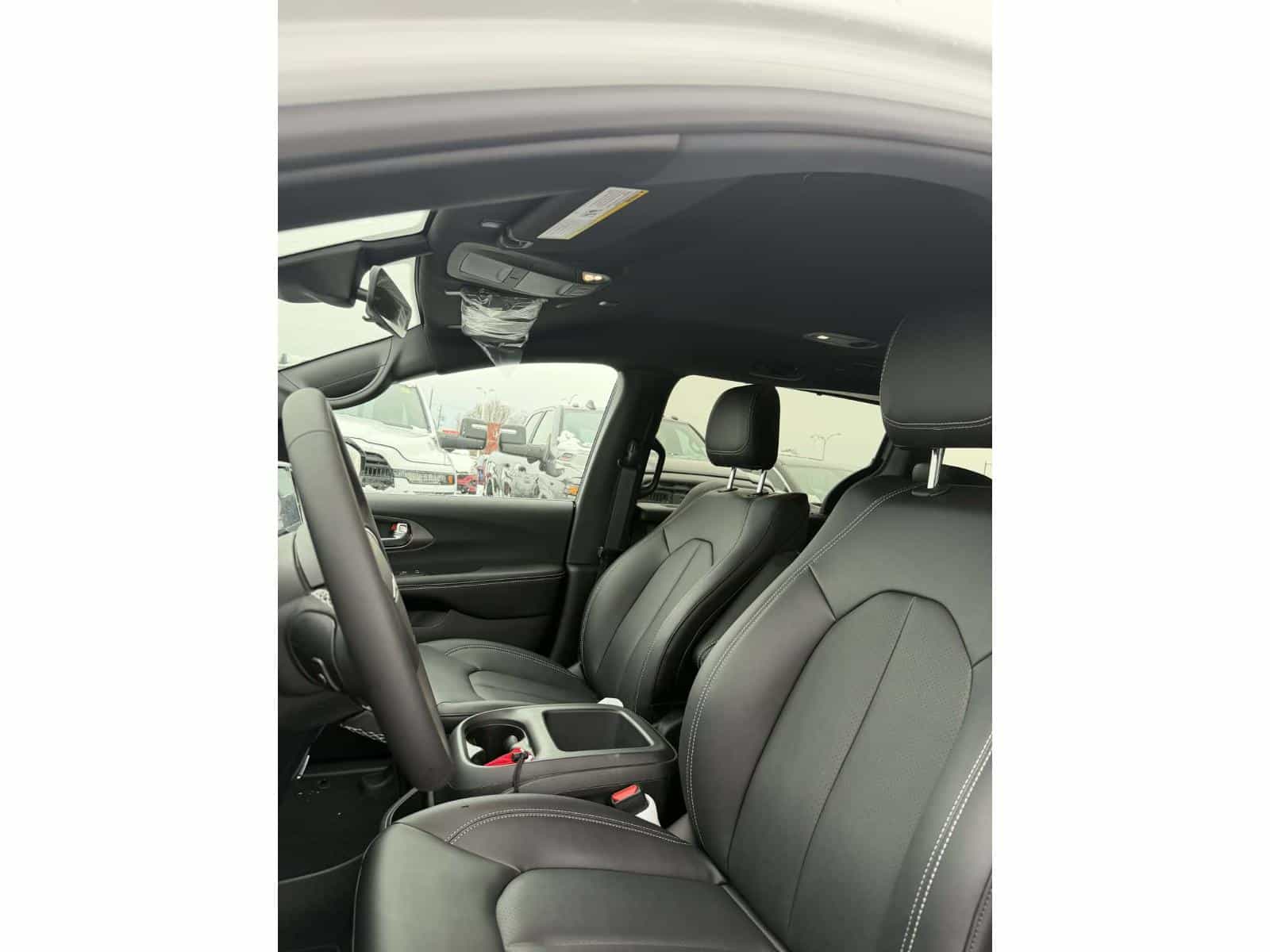 Image 3 Chrysler Grand Caravan SXT 2026