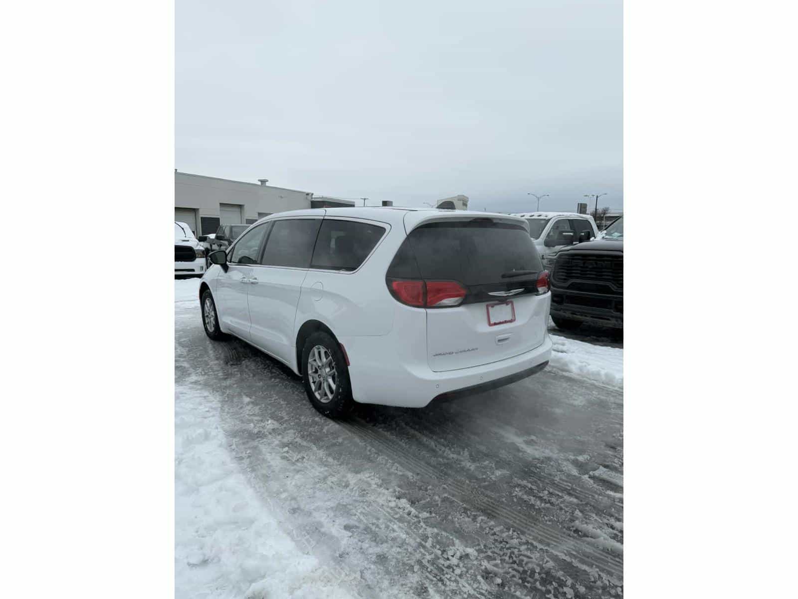 2026 Chrysler Grand Caravan SXT - Image 13