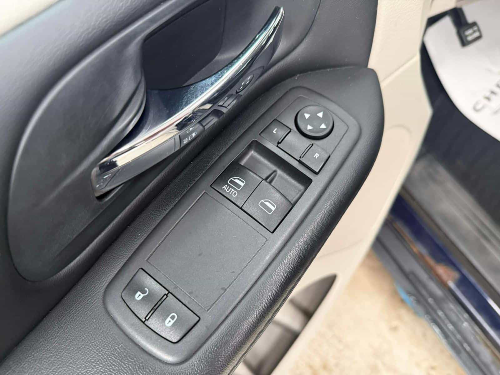 Image 12 Dodge Grand Caravan SE 2014