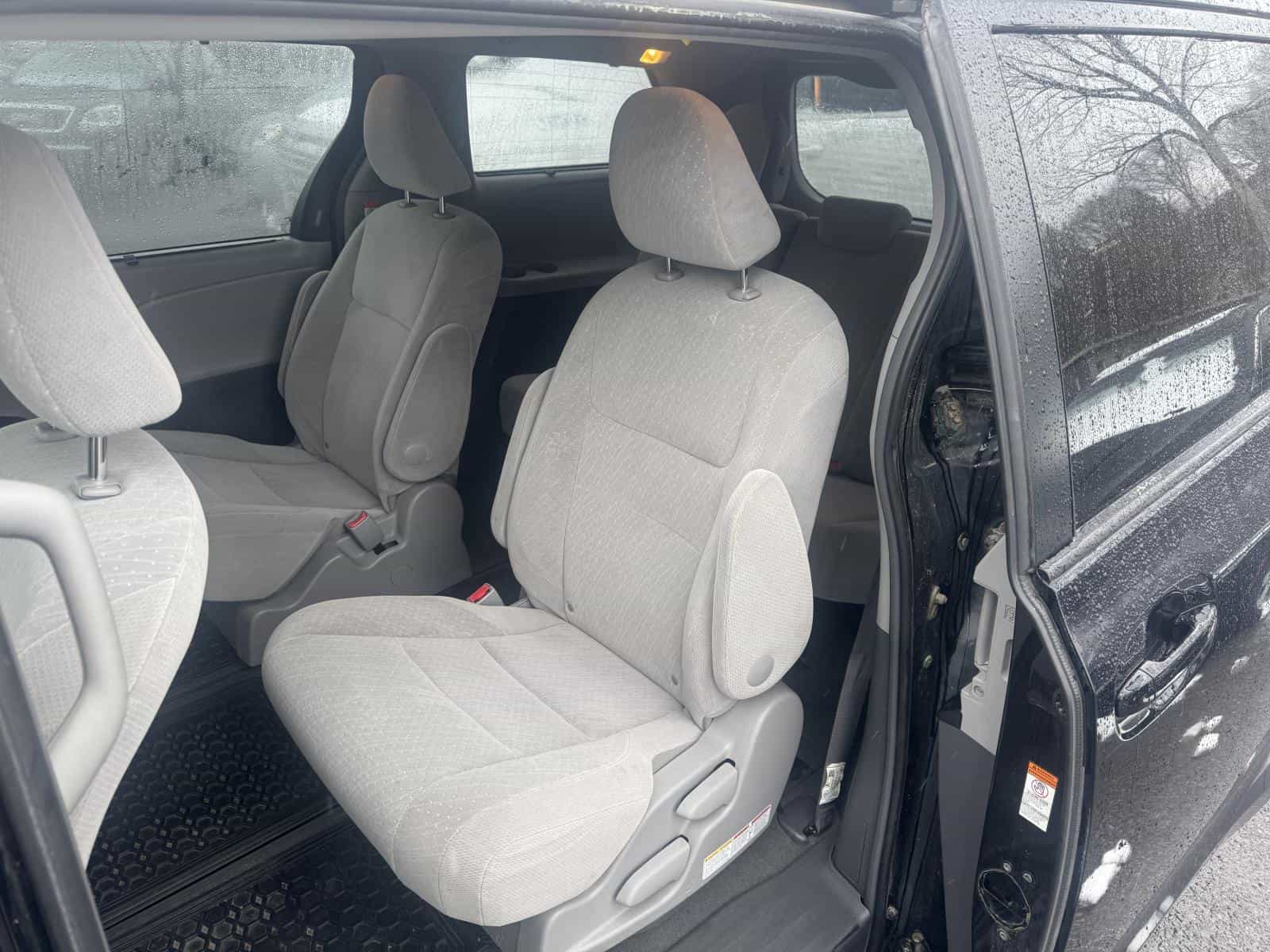 Image 8 Toyota Sienna Le LE 2017