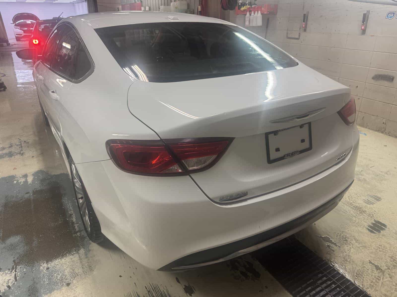 Image 3 Chrysler 200 Limited 2015