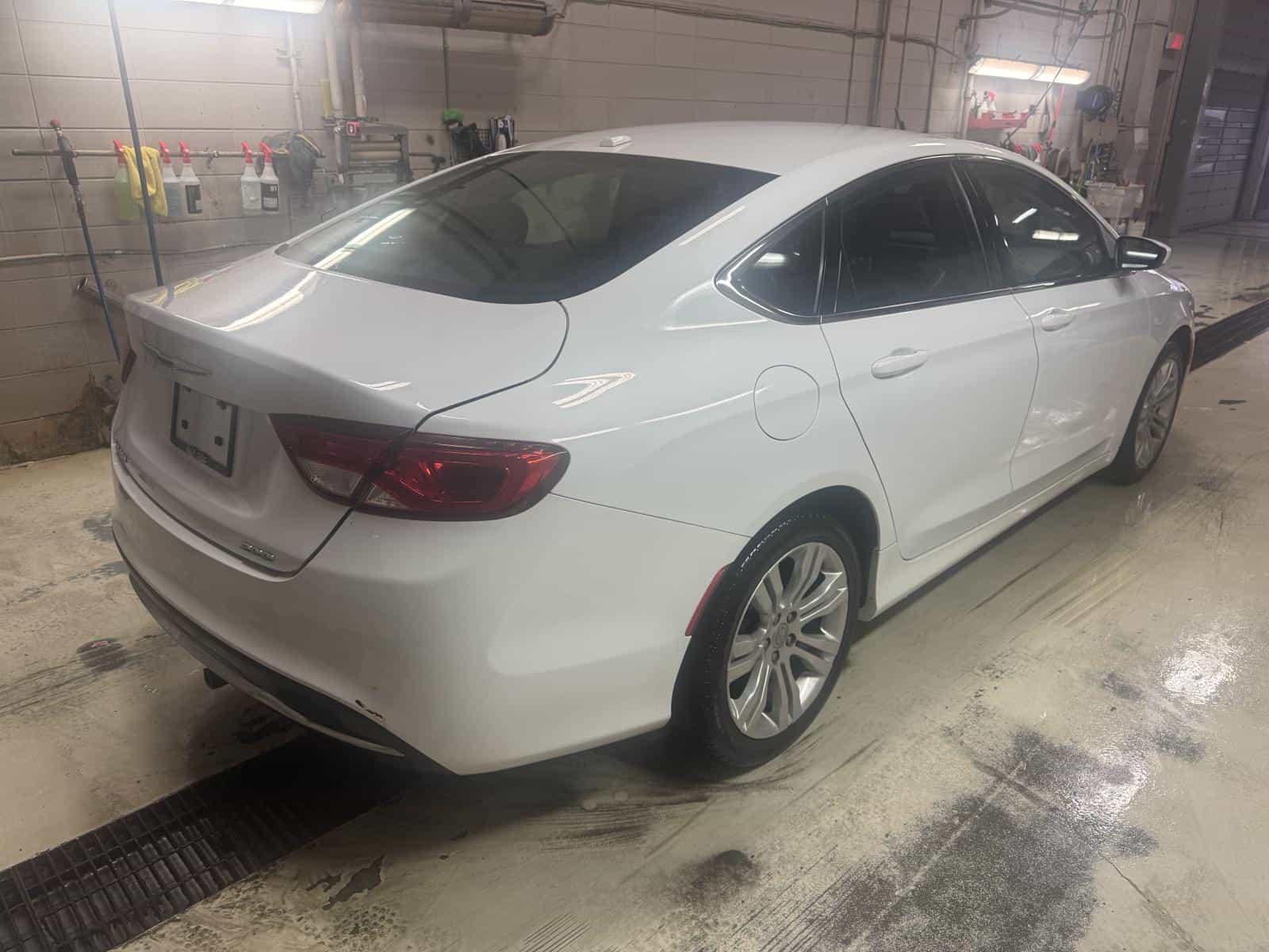 Image 4 Chrysler 200 Limited 2015