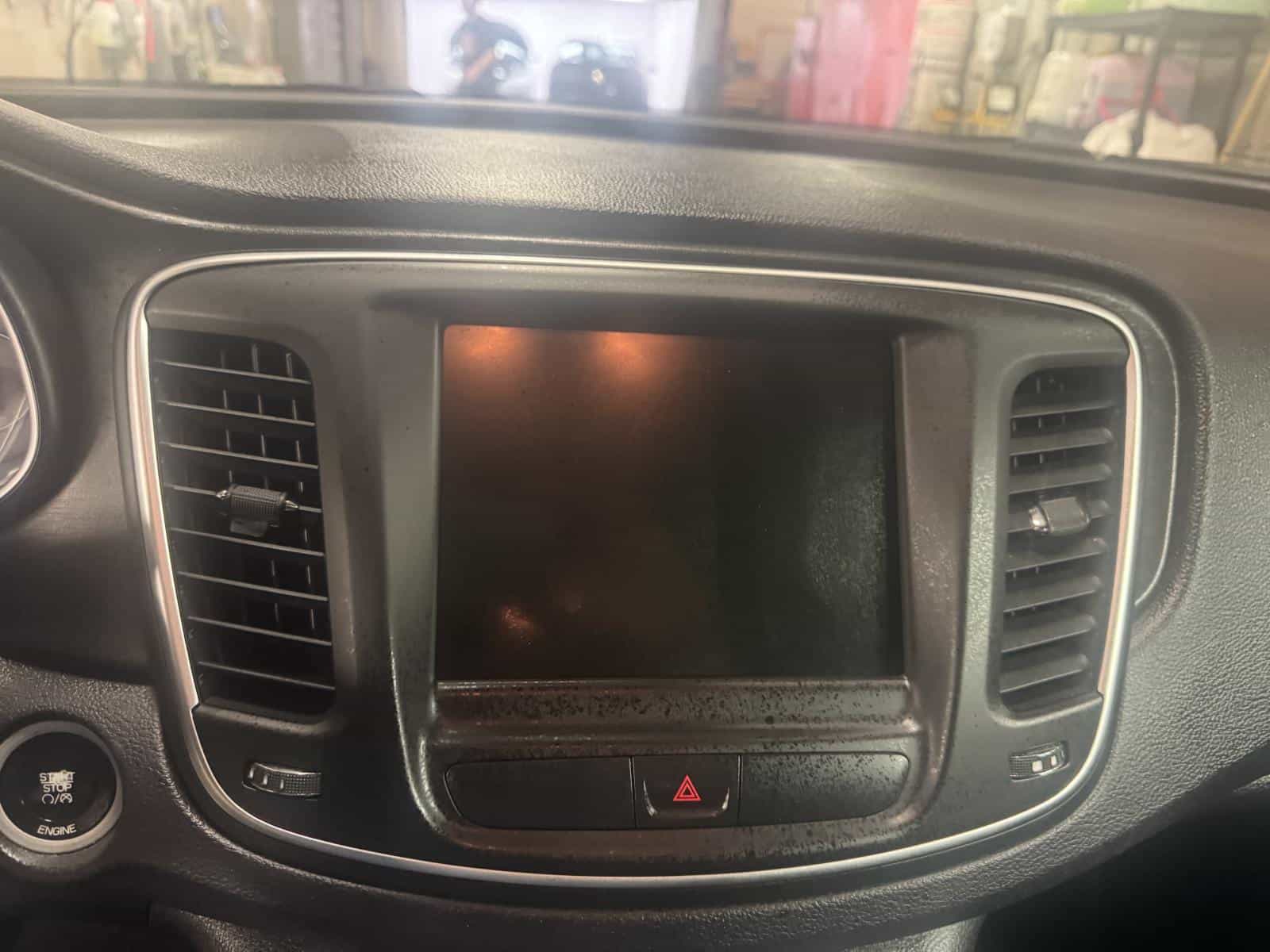 Image 9 Chrysler 200 Limited 2015