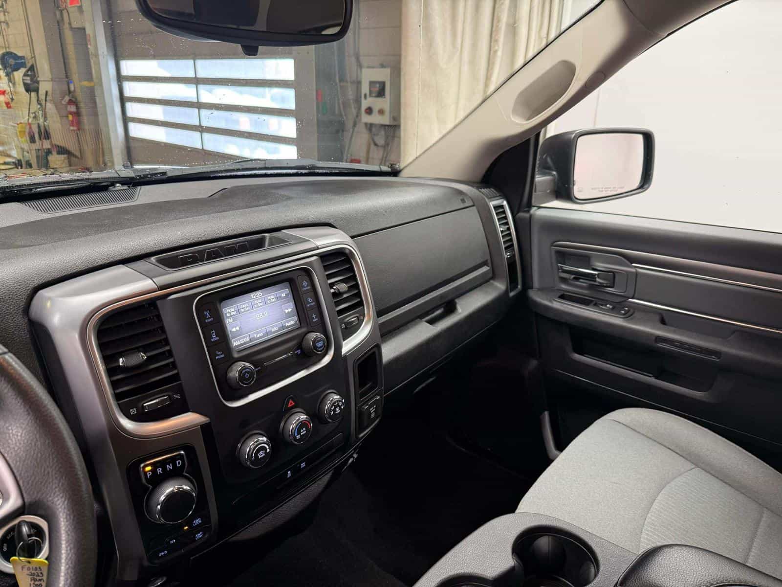 Image 12 RAM 1500 Classic SLT 2023