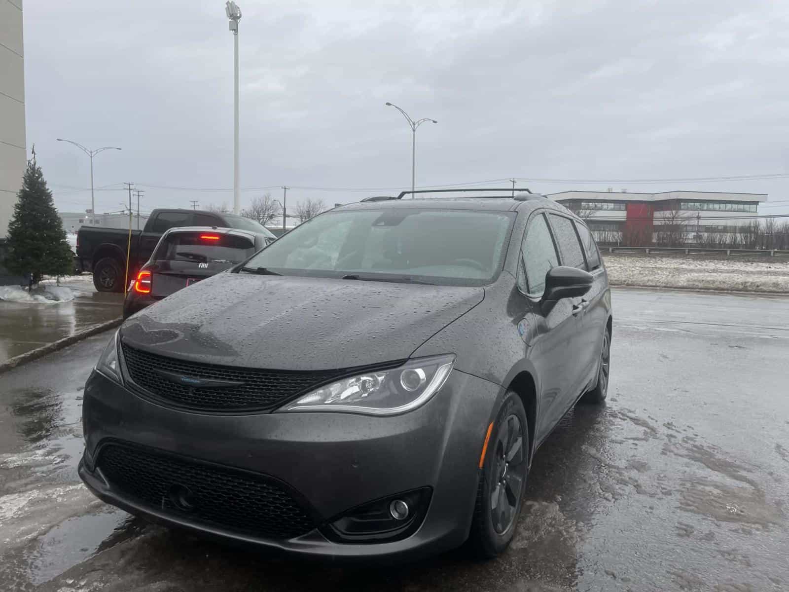 2020 Chrysler Pacifica Hybrid Limited - Image 1