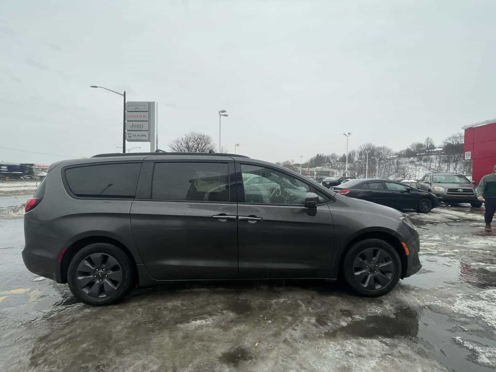 Image 9 Chrysler Pacifica Hybrid Limited 2020