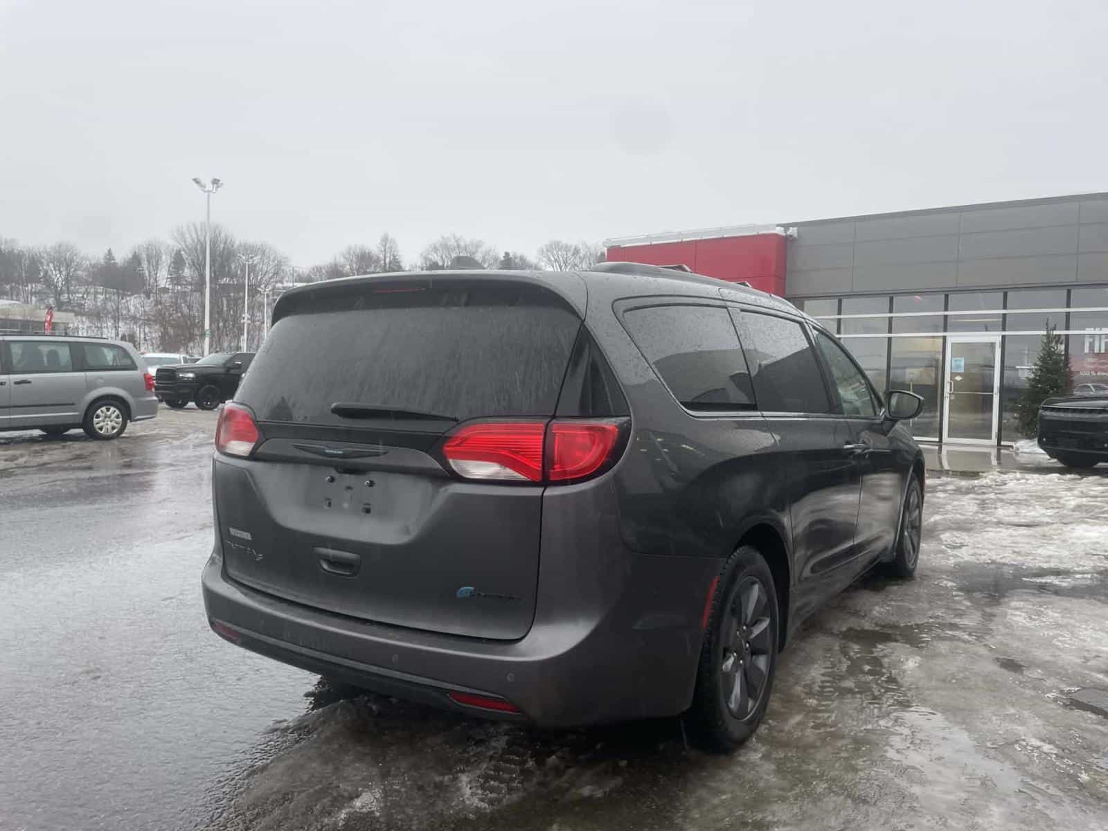Image 8 Chrysler Pacifica Hybrid Limited 2020