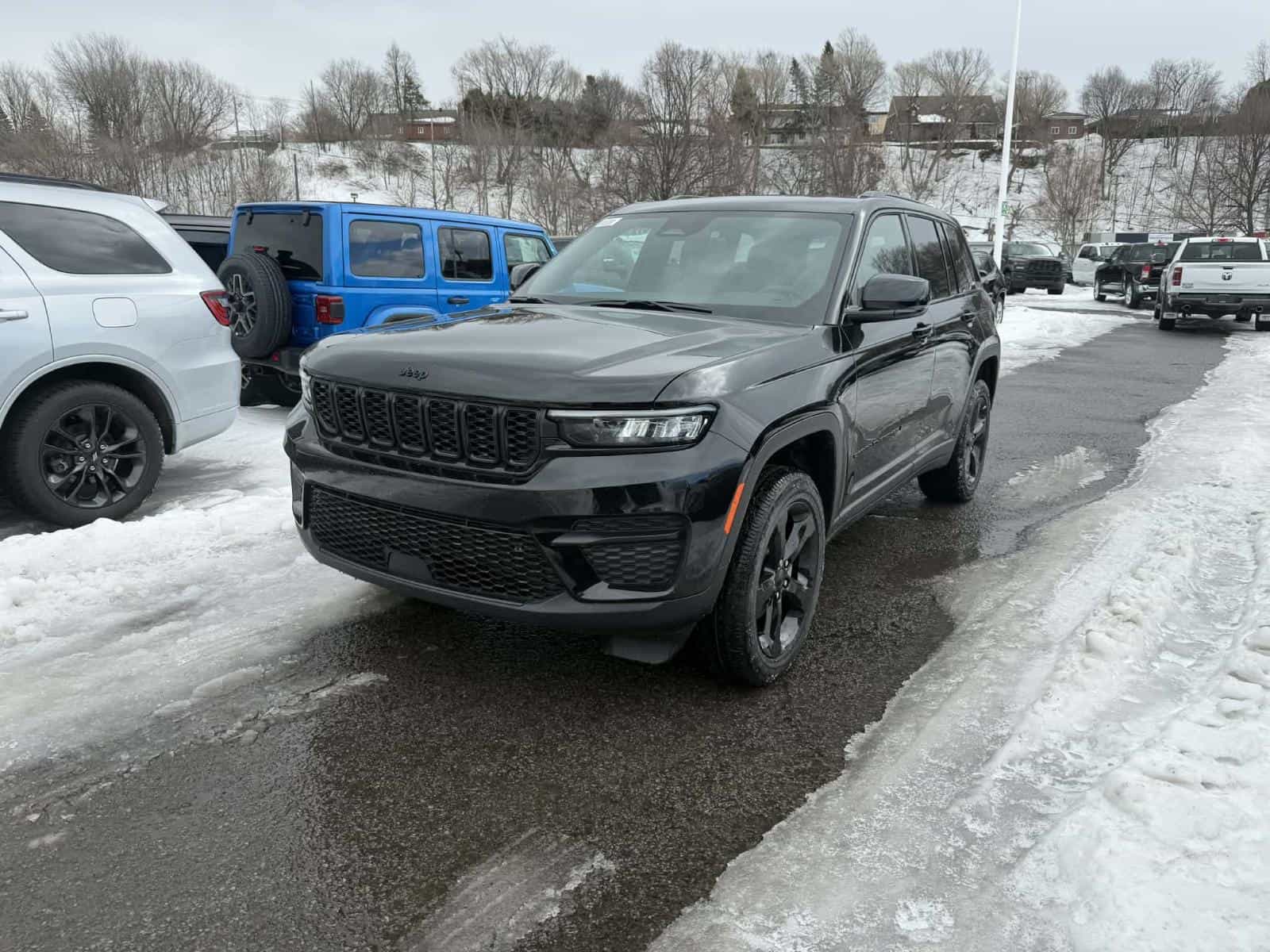 Image 1 Jeep Grand Cherokee Altitude 2025