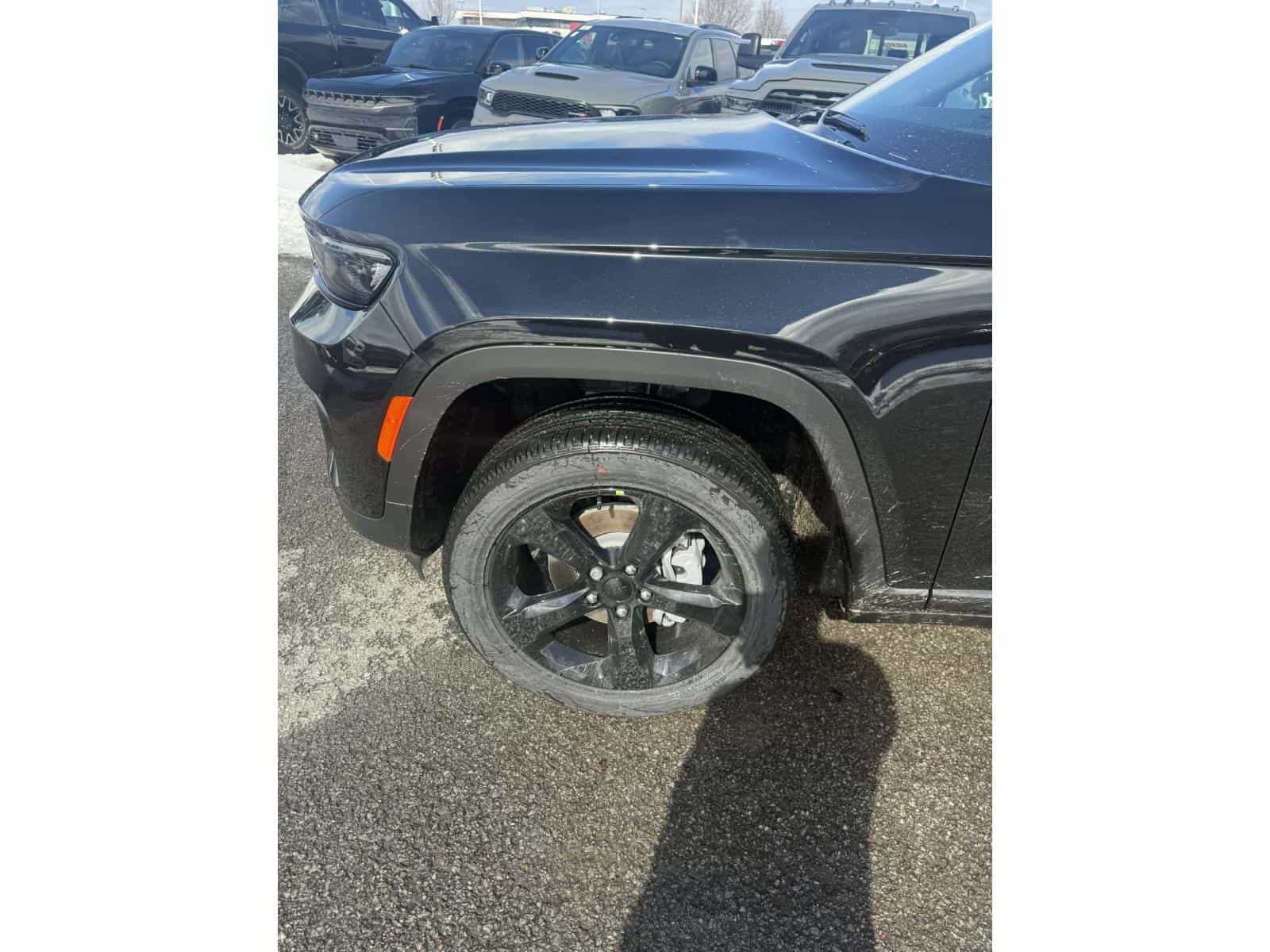 2025 Jeep Grand Cherokee Altitude - Image 5