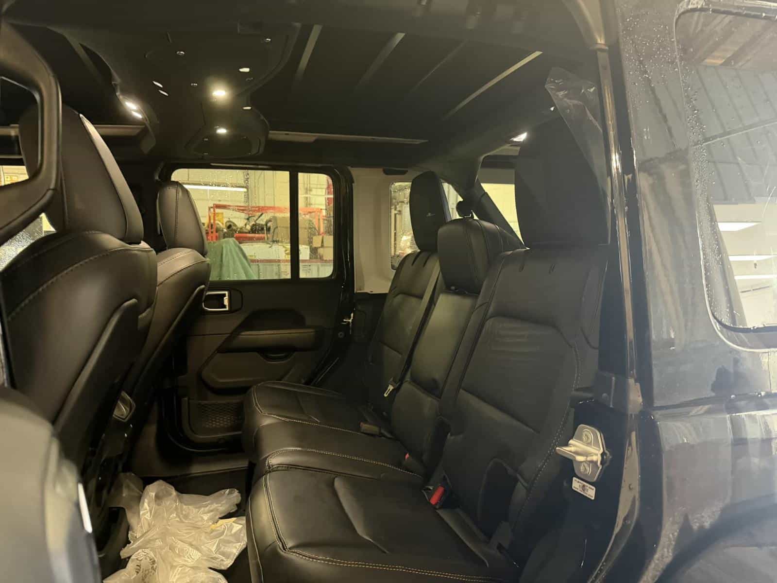 Image 6 Jeep Wrangler 4 Door Sahara 2026