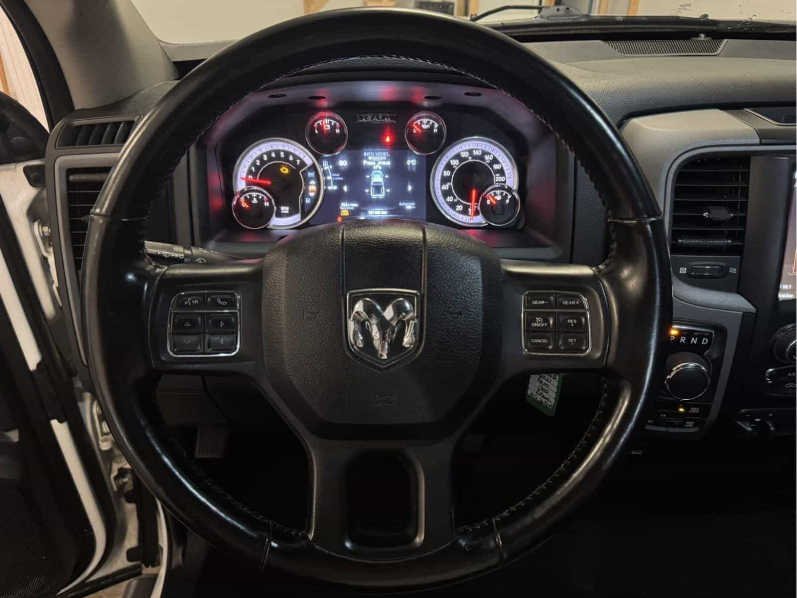 Image 12 RAM 1500 Classic Express 2021