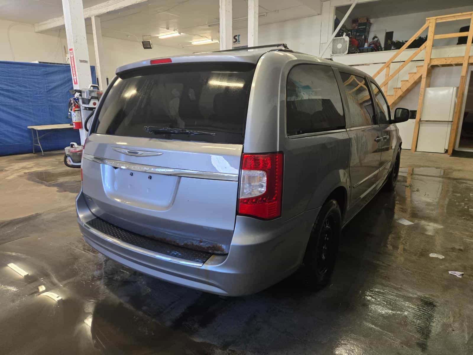 Image 4 Chrysler Town & Country Touring 2013