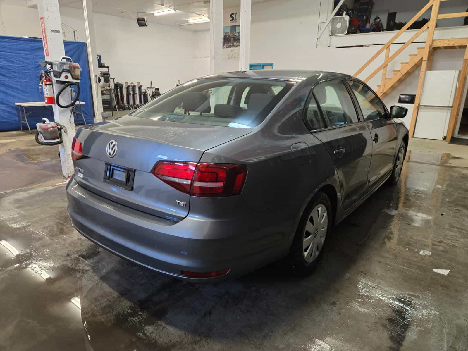 Image 4 Volkswagen Jetta Trendline + 2017