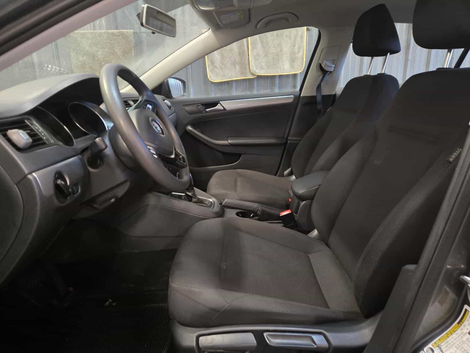 Image 10 Volkswagen Jetta Trendline + 2017