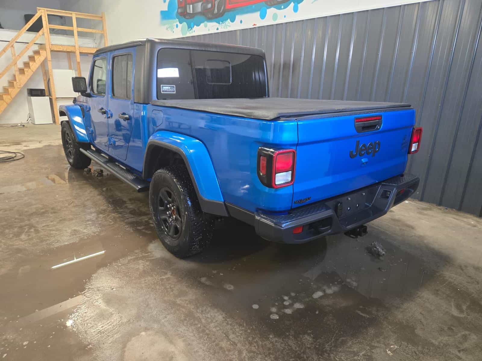 2025 Jeep Gladiator Willys - Image 6