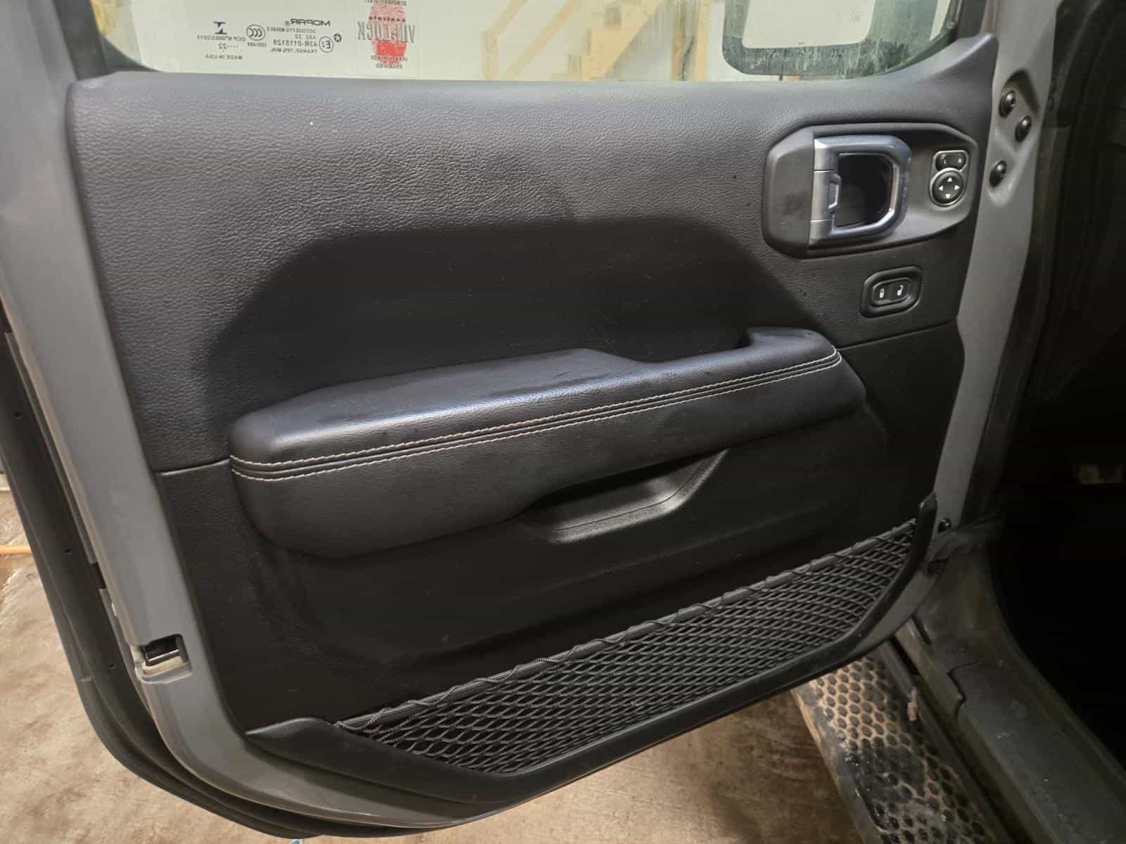 2022 Jeep Wrangler 4xe Unlimited Sahara - Image 9