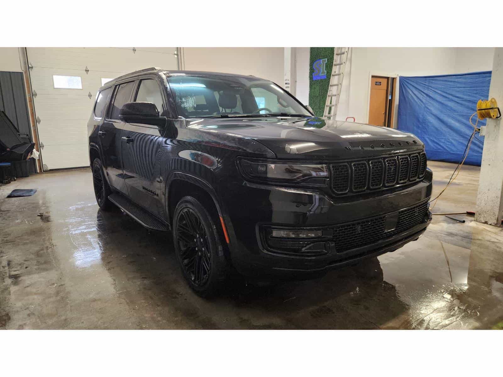 Image 3 Jeep Wagoneer Series III 2022