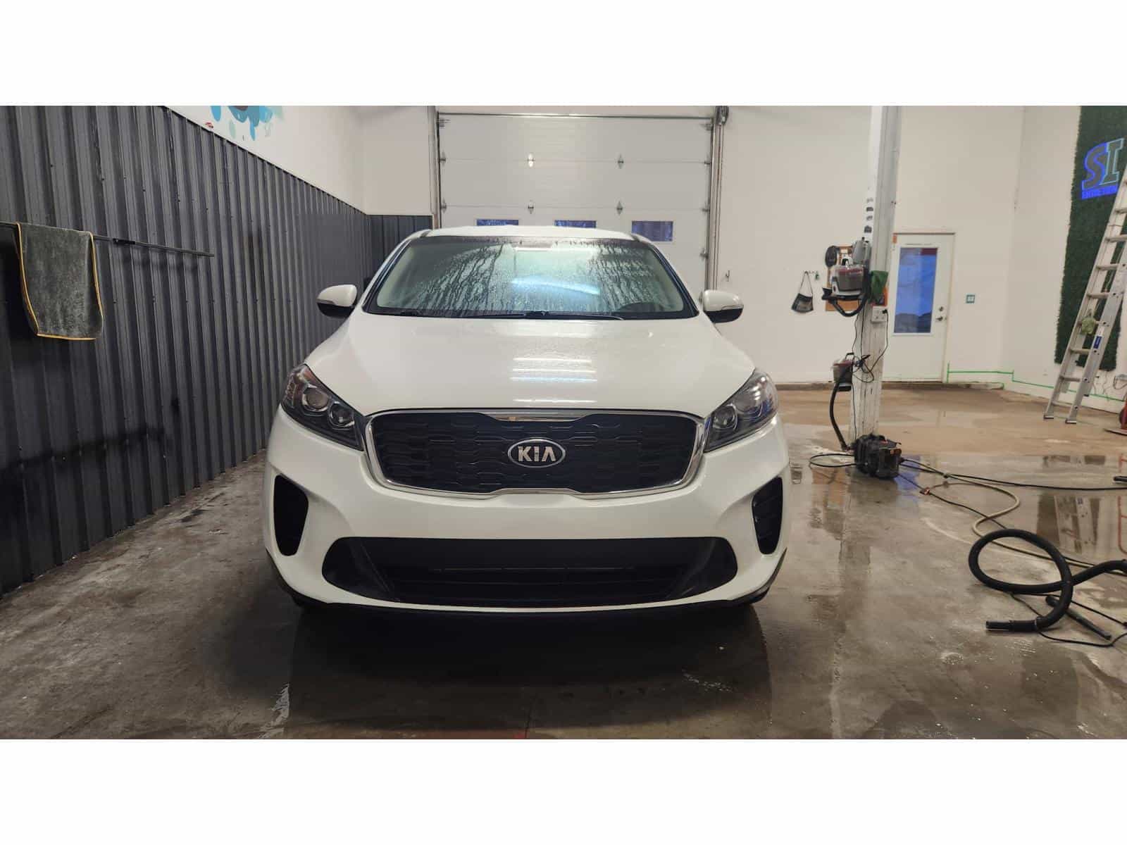 2020 Kia Sorento LX - Image 2