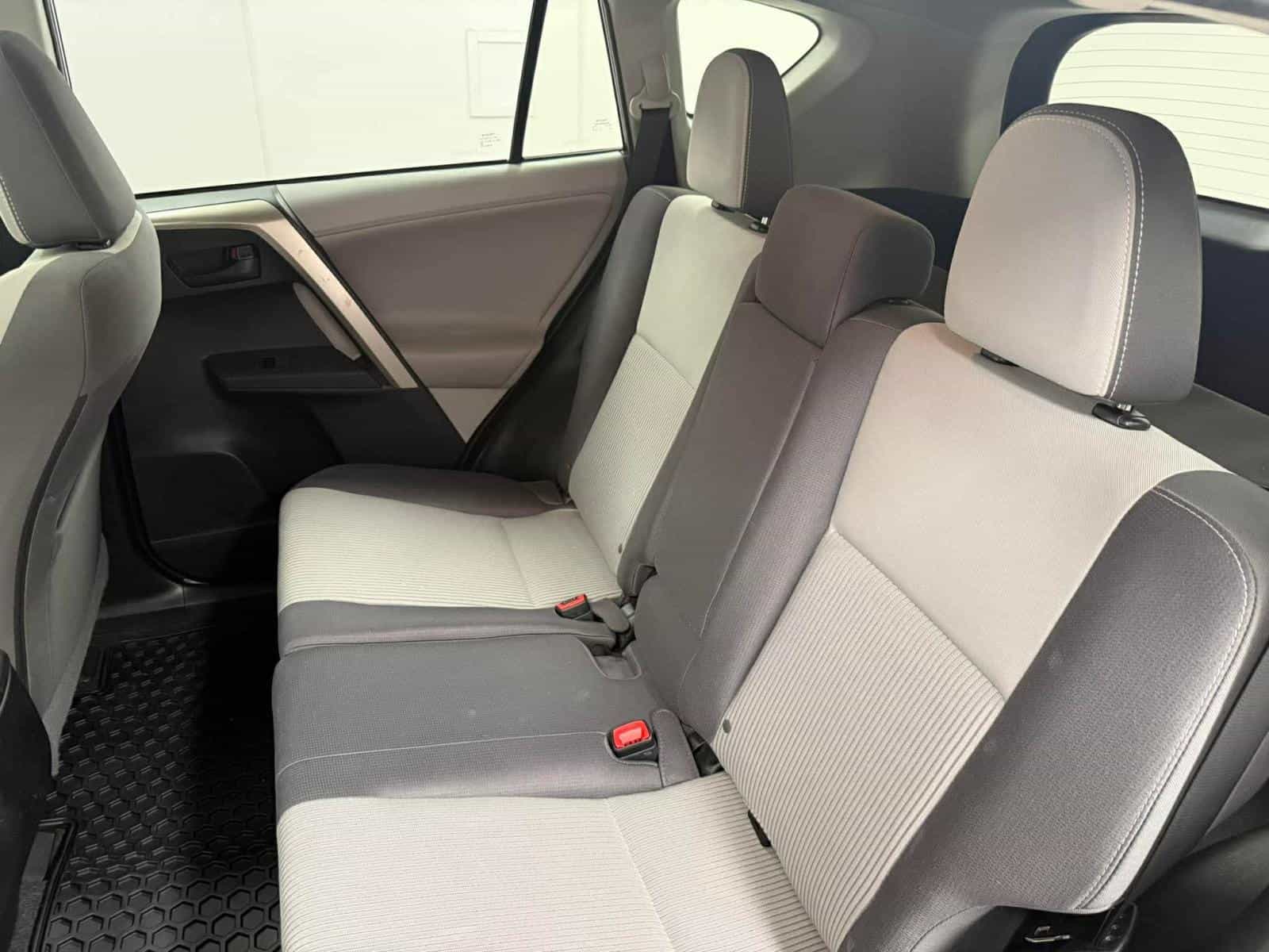 2013 Toyota Rav4 XLE - Image 9