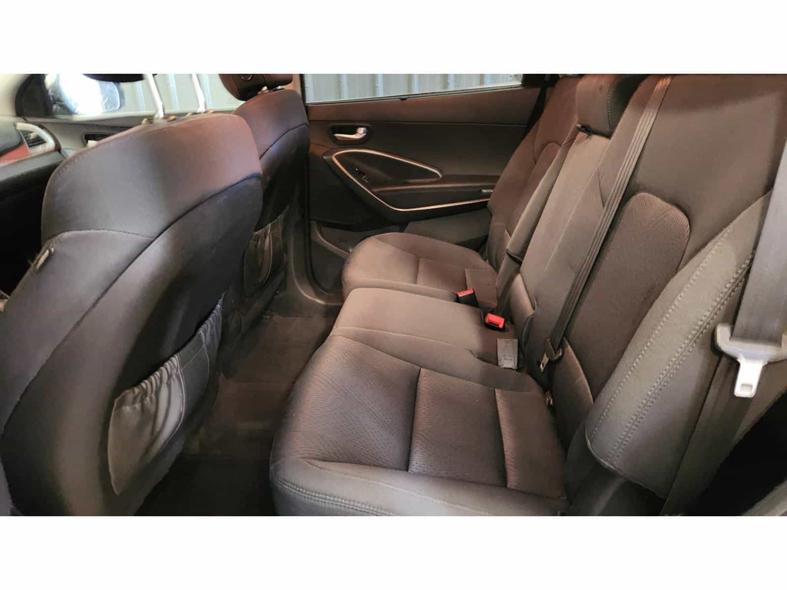 2018 Hyundai Santa Fe Premium - Image 10