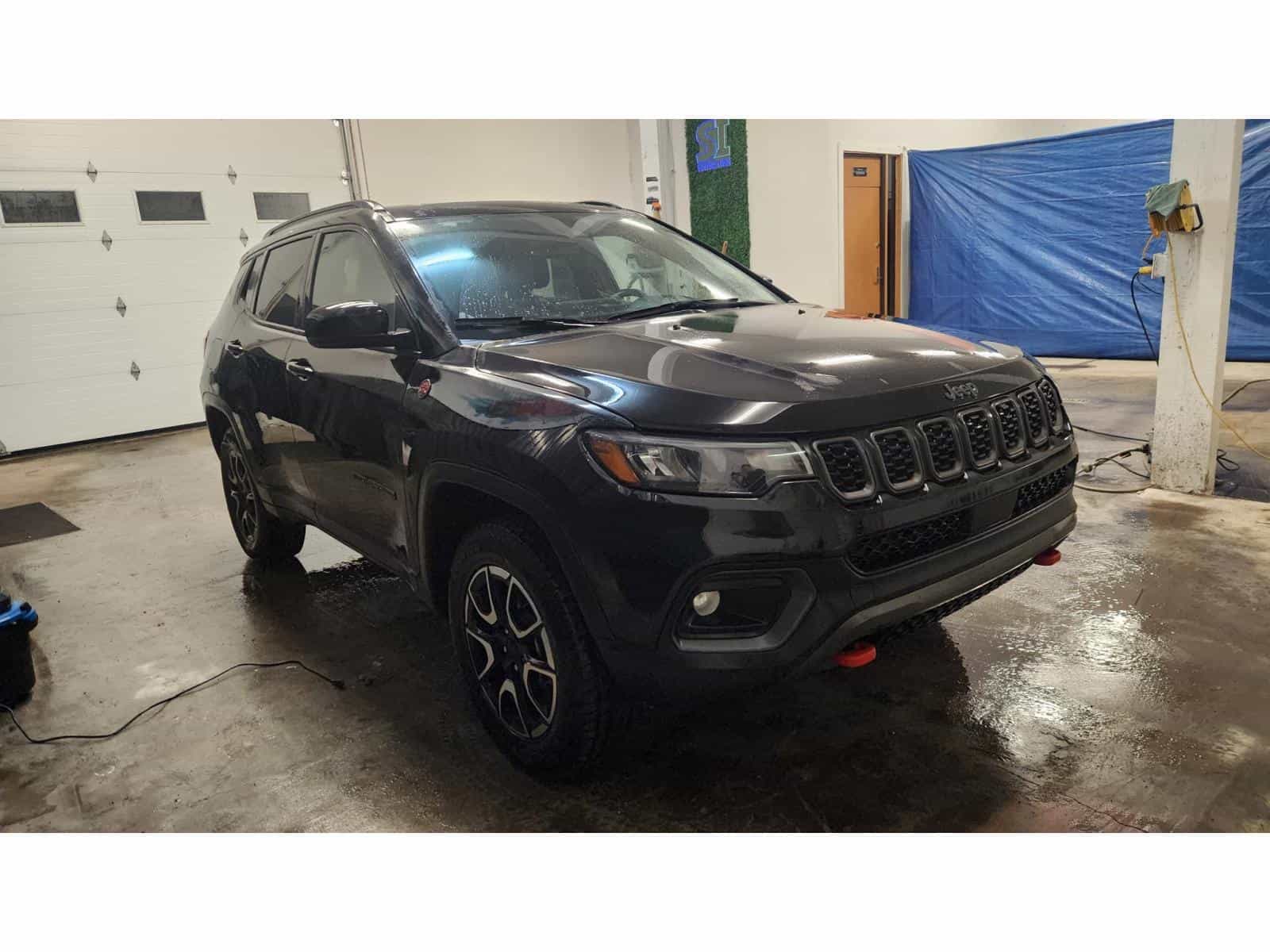 2024 Jeep Compass Trailhawk - Image 3
