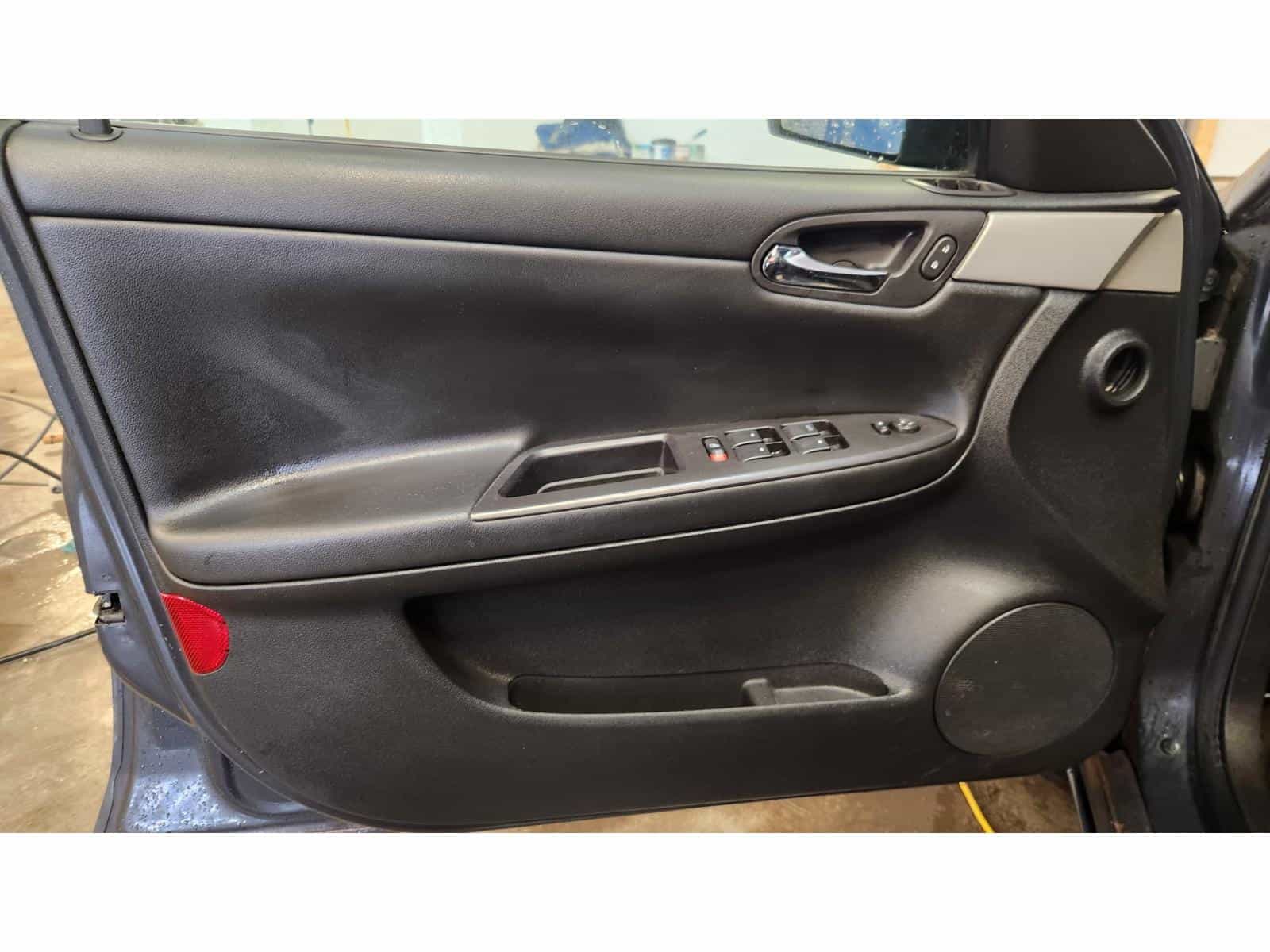 2008 Chevrolet Impala LTZ - Image 8