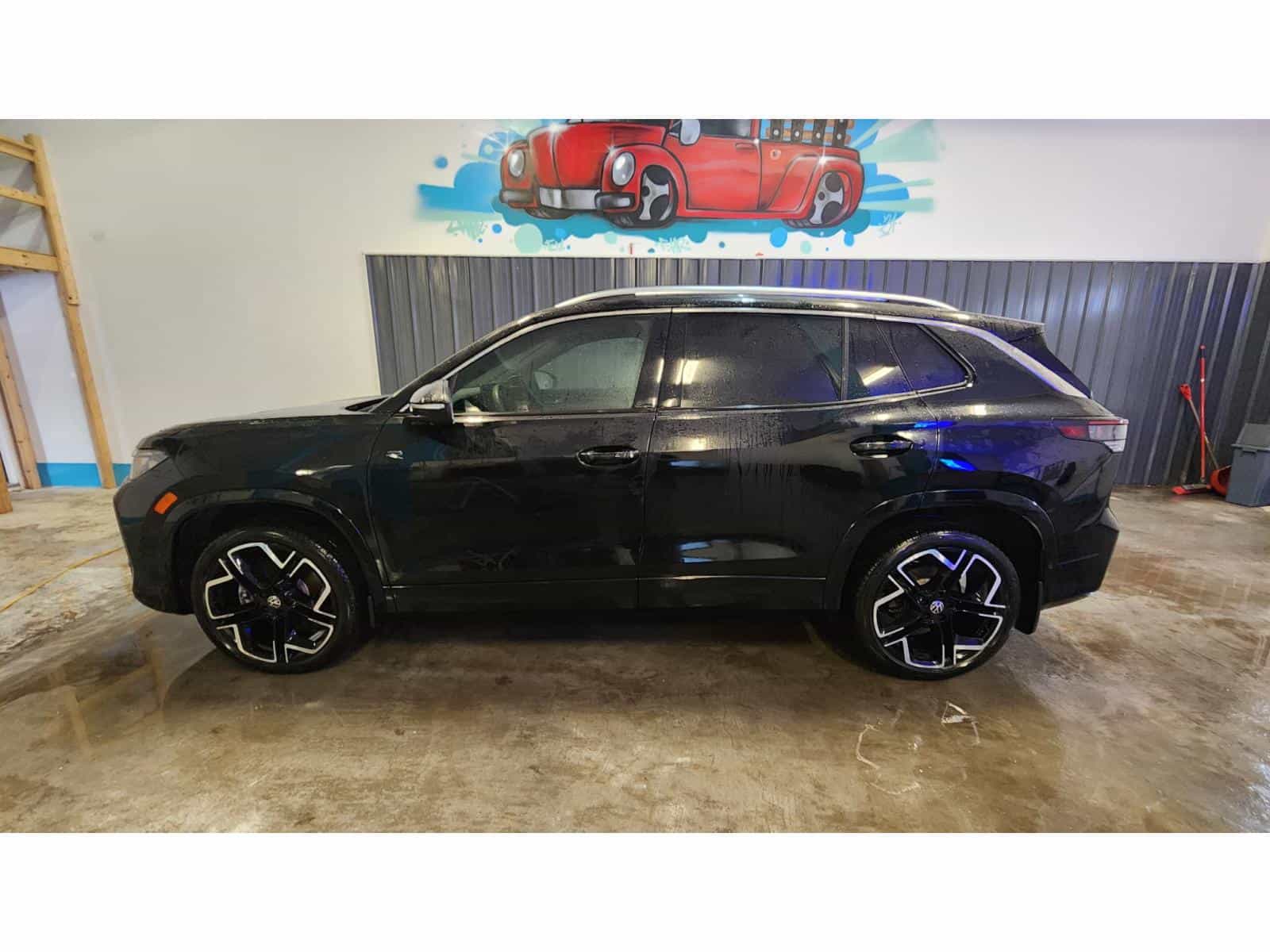 2025 Volkswagen Tiguan Highline R-Line - Image 7