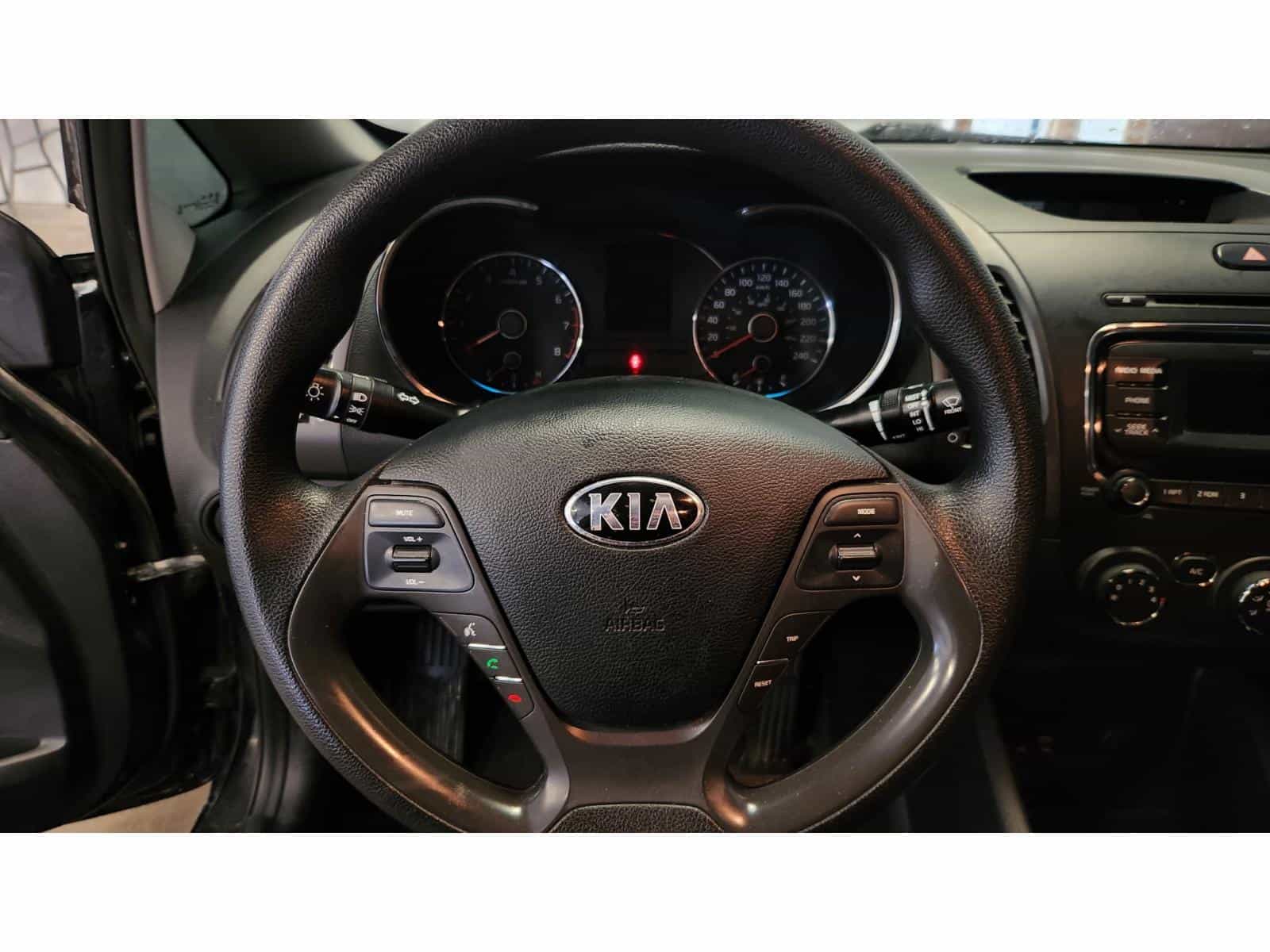 Image 12 Kia Forte LX 2017