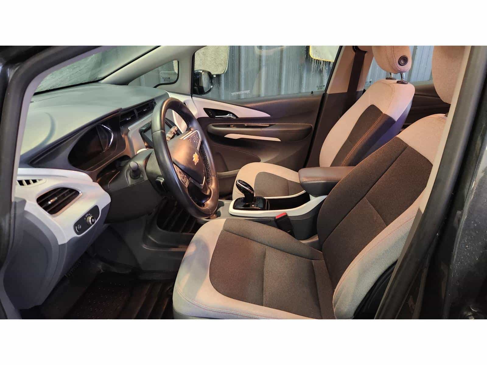 2017 Chevrolet BOLT EV LT LT - Image 11