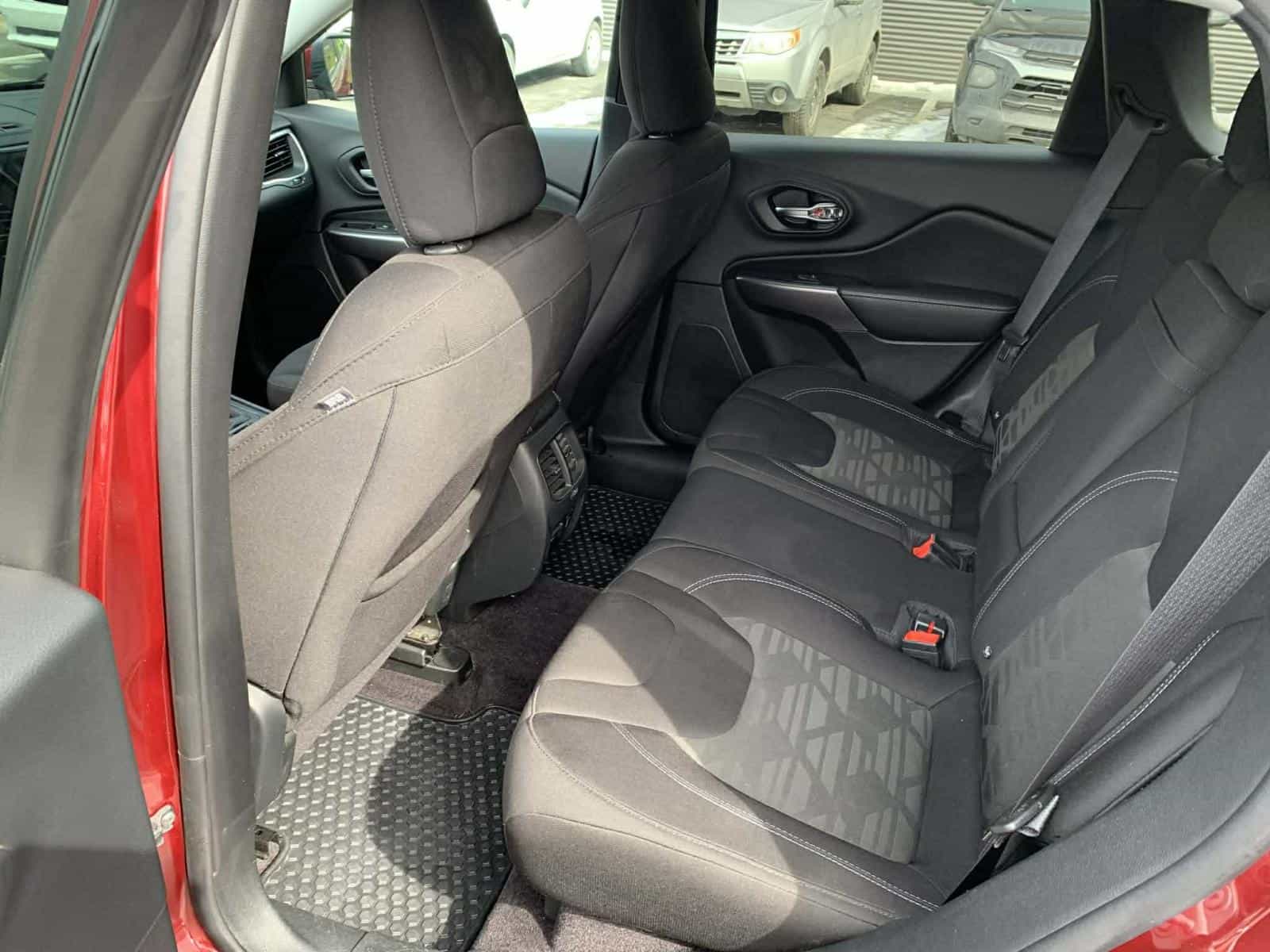 2019 Jeep Cherokee North - Image 11