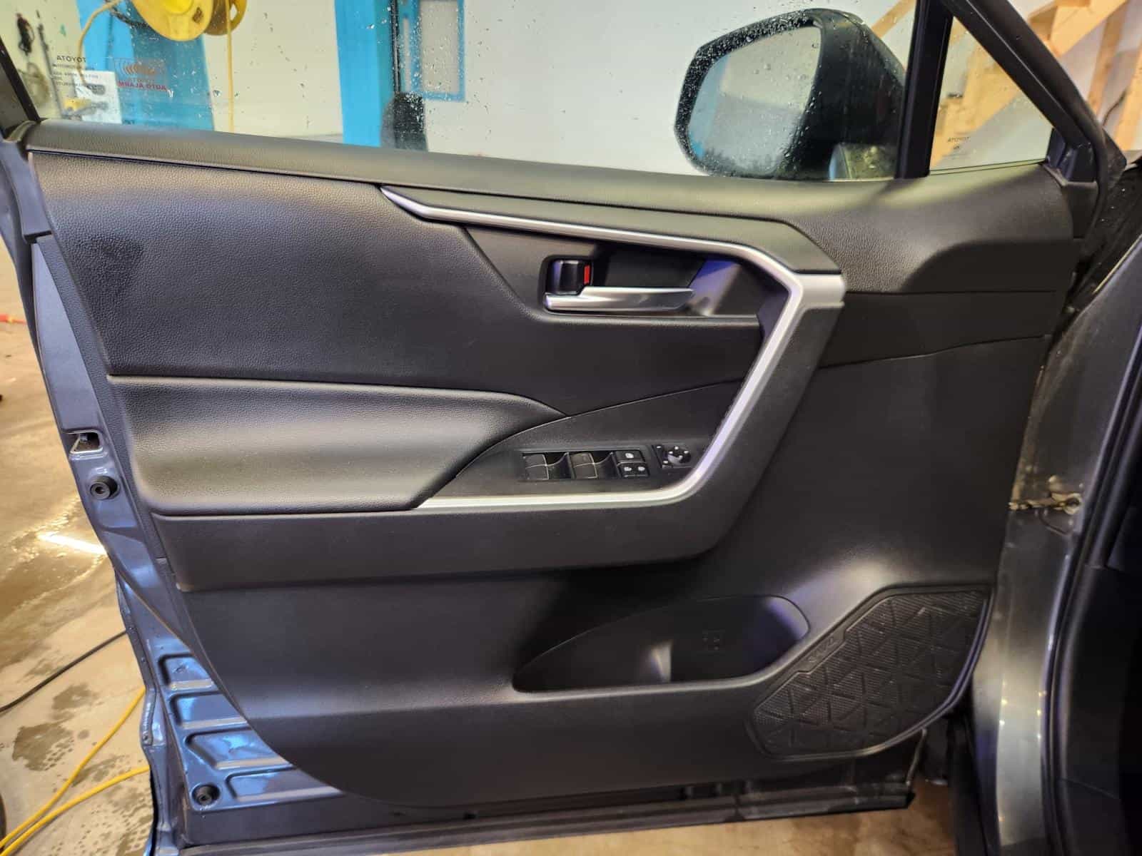 Image 9 Toyota Rav4 XLE Hybrid 2020