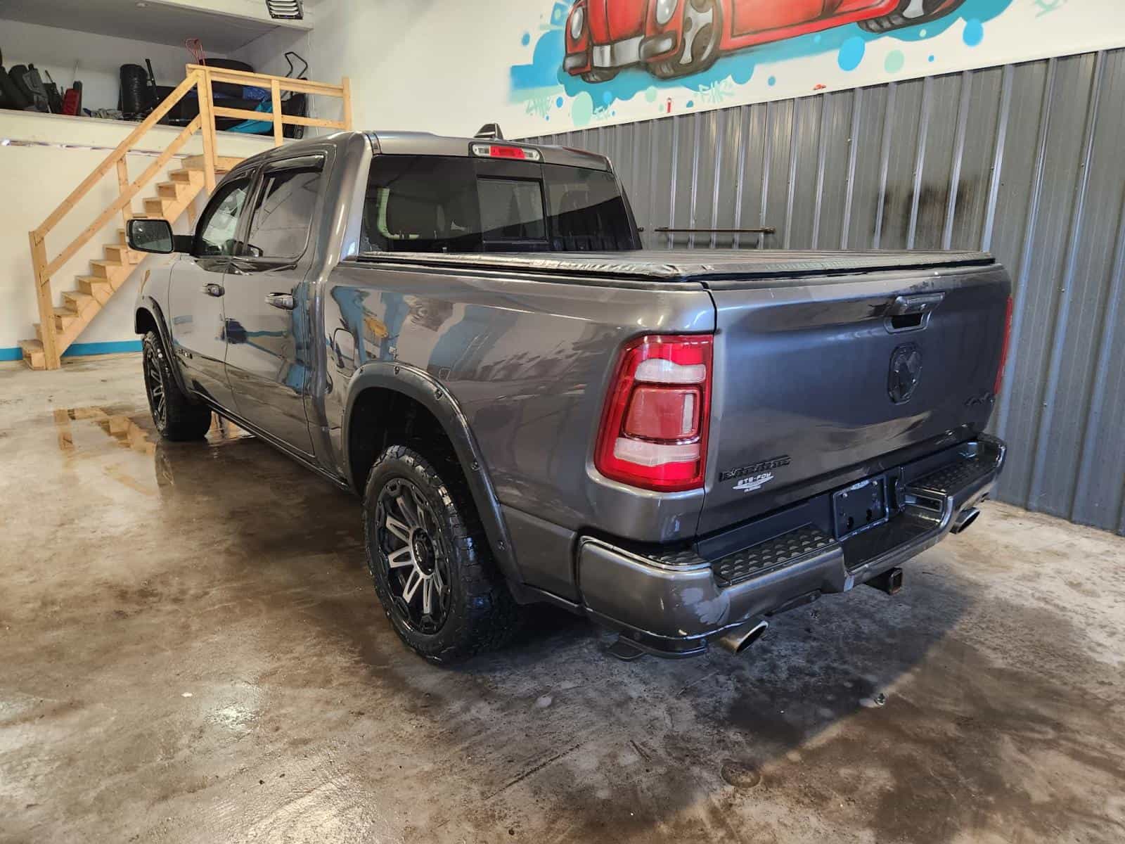 Image 6 RAM 1500 Laramie 2020