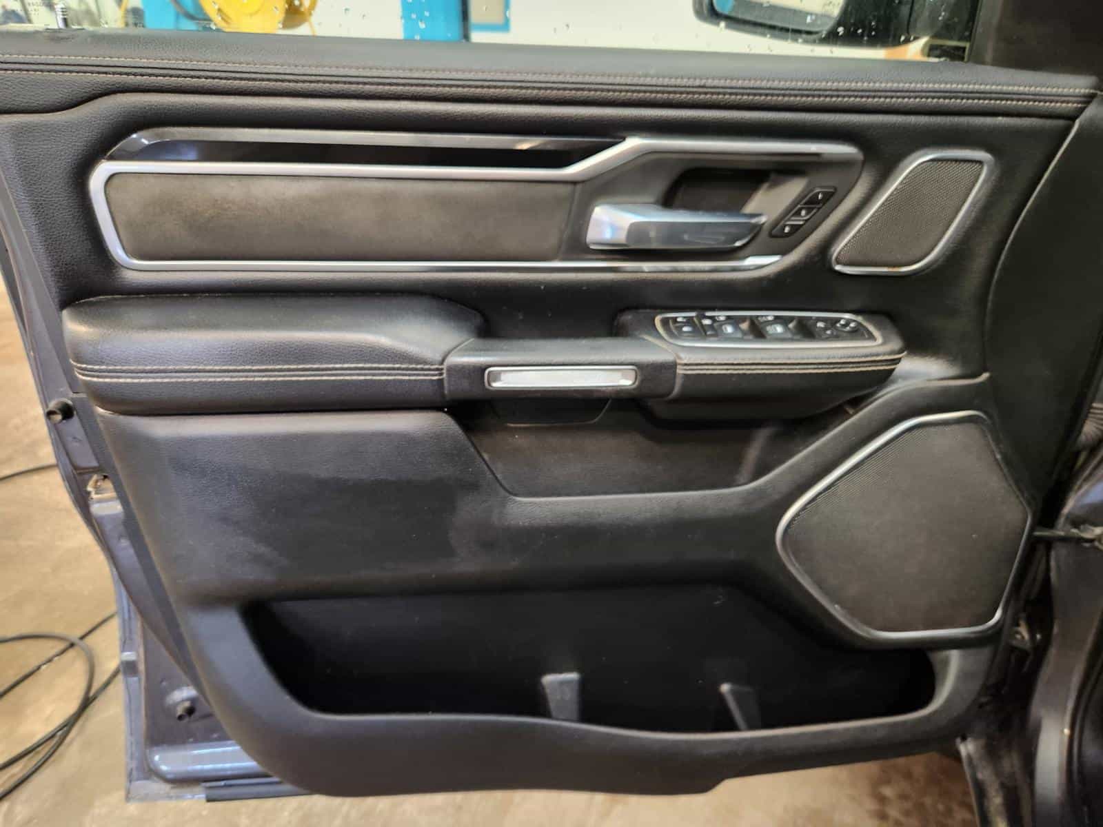 Image 9 RAM 1500 Laramie 2020