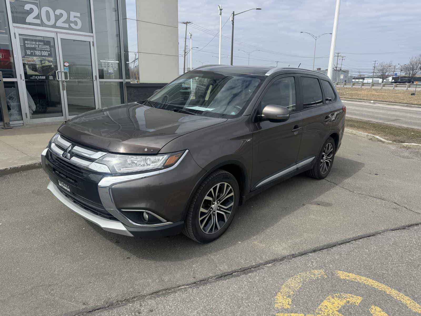 2016 Mitsubishi Outlander SE - Image 1