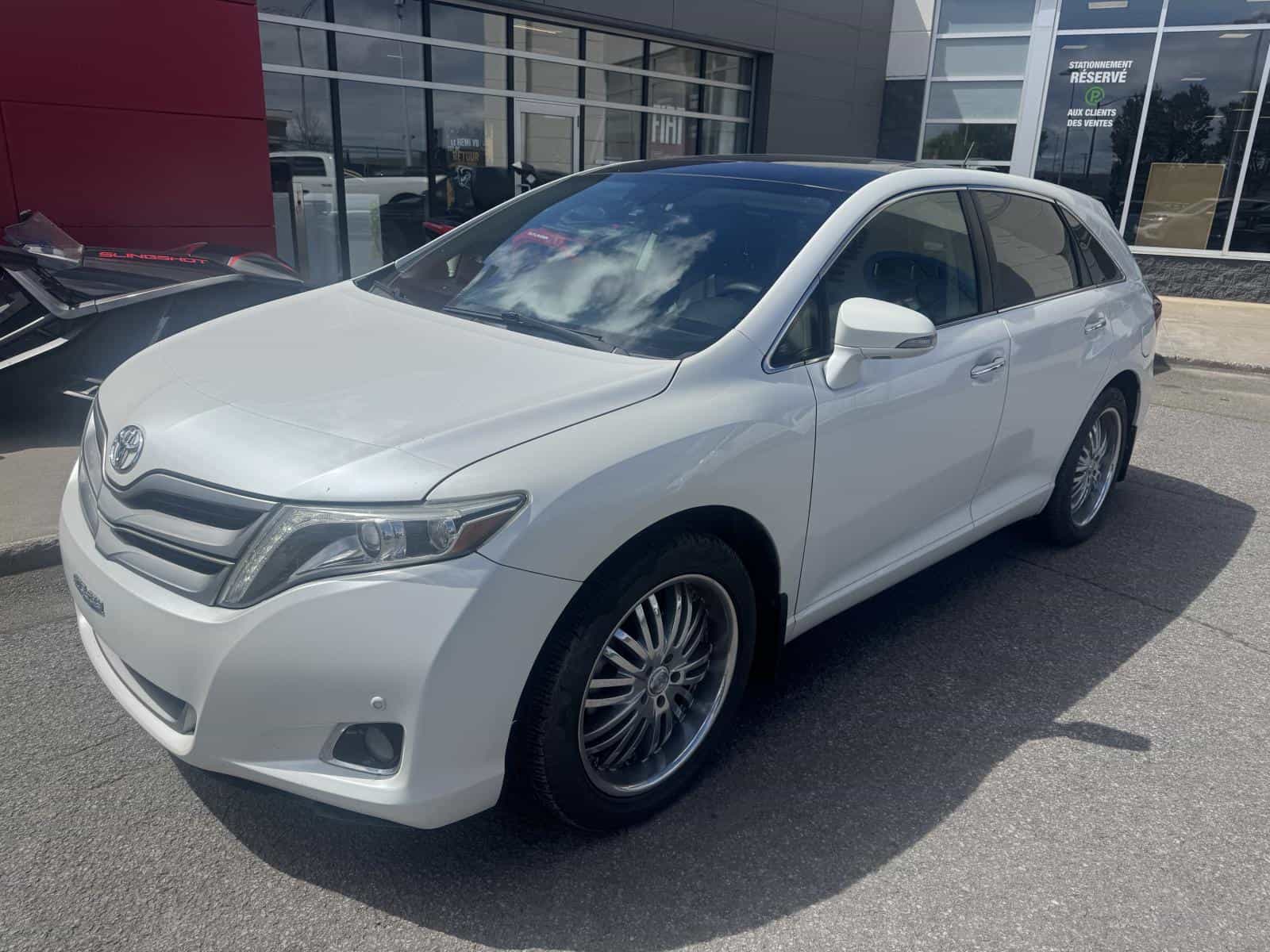 Image 1 Toyota Venza Limited 2014