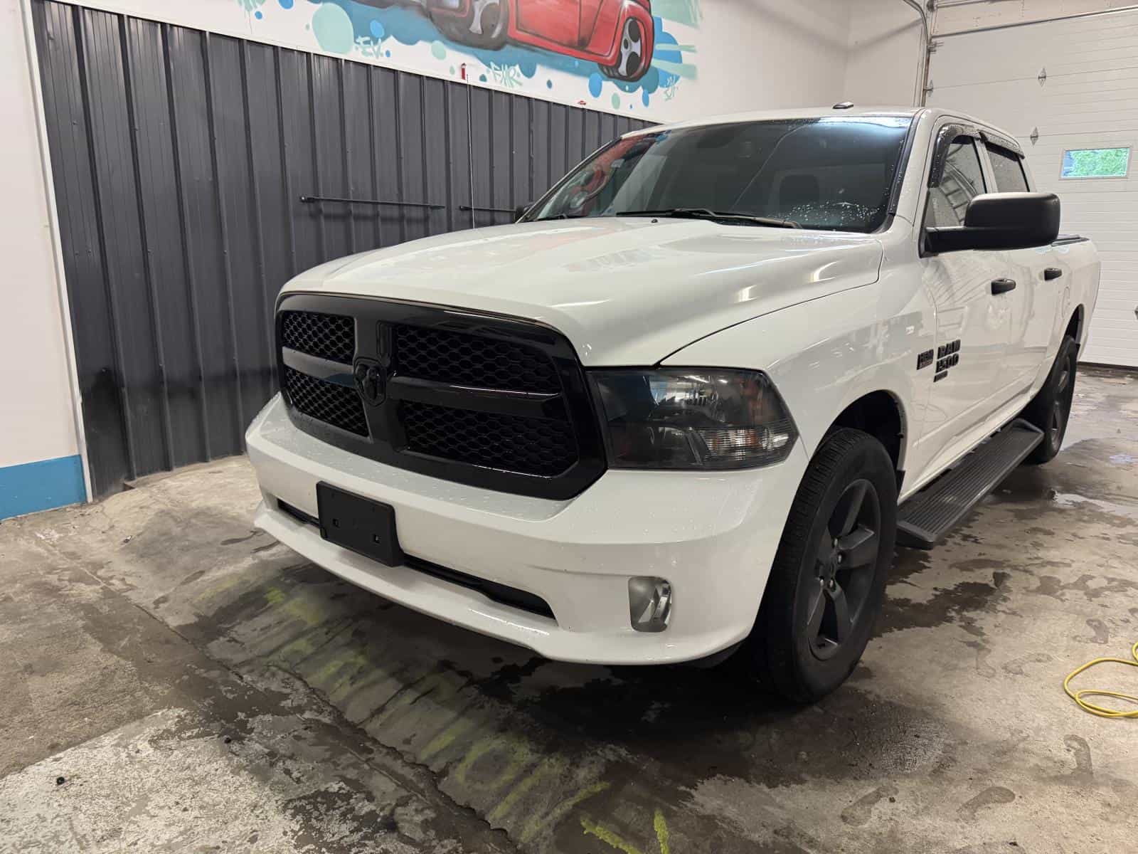 Image 1 RAM 1500 Classic 1500 Express 2022