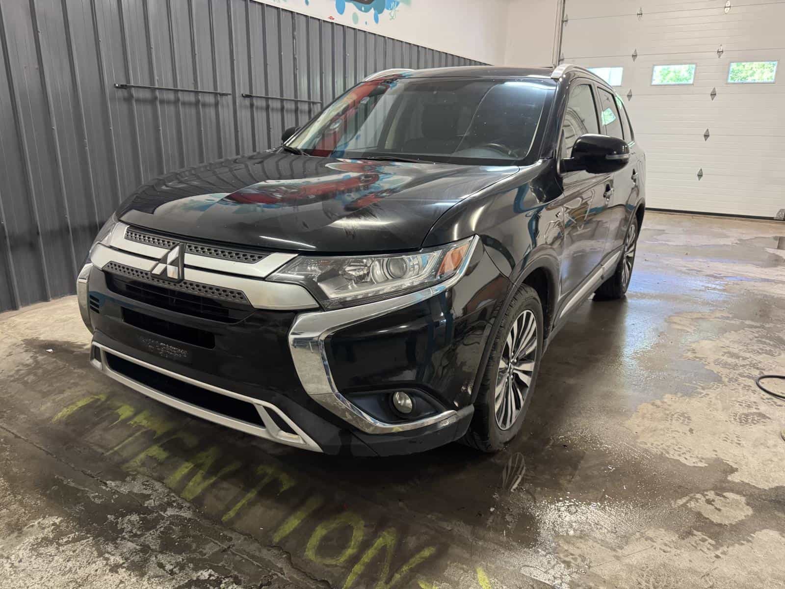 Image 1 Mitsubishi Outlander SEL 2020