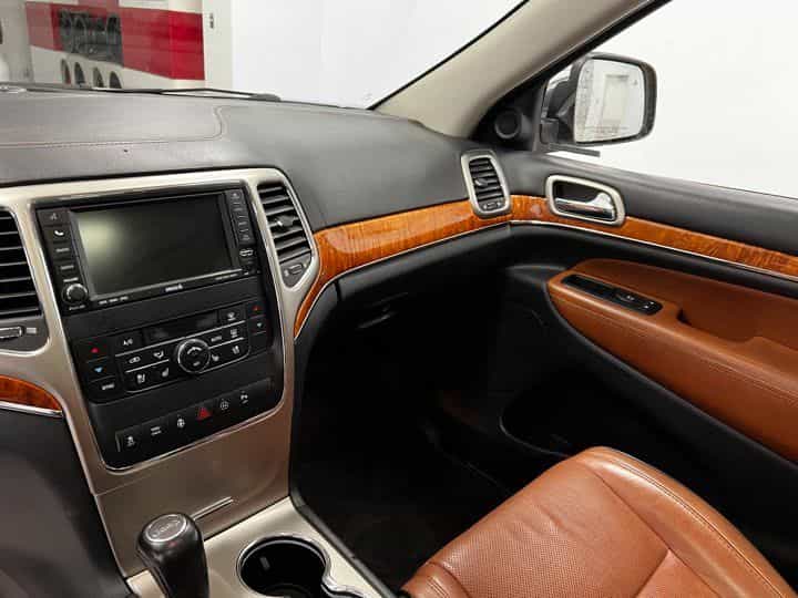 2011 Jeep Grand Cherokee Overland Overland - Image 12