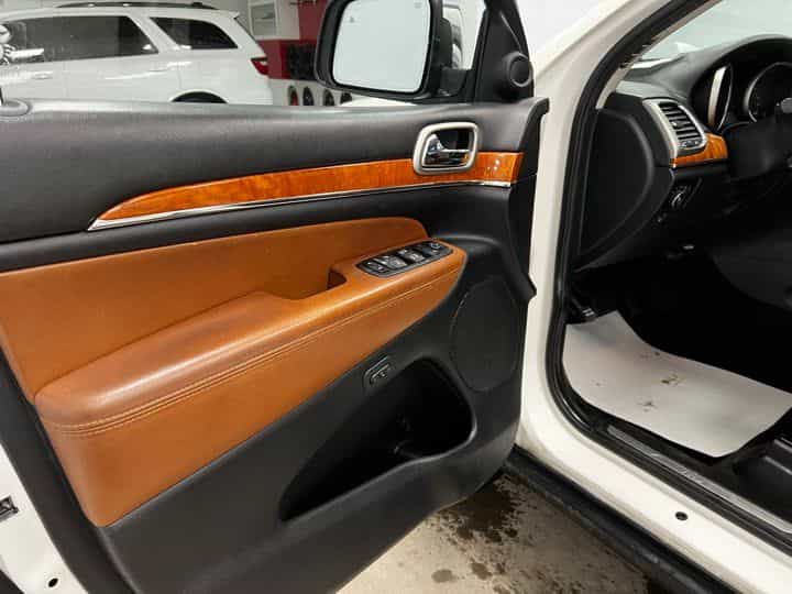 2011 Jeep Grand Cherokee Overland Overland - Image 21