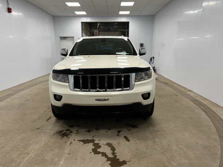 2011 Jeep Grand Cherokee Overland Overland - Image 13