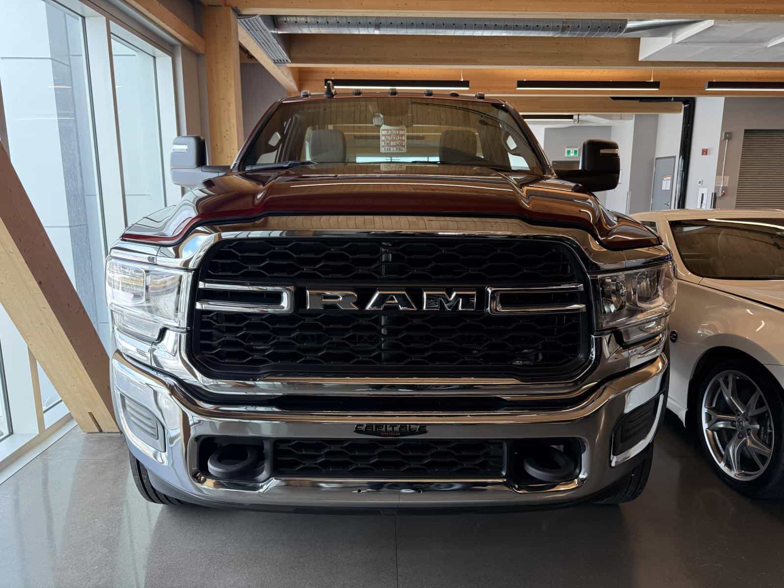 2024 RAM Chassis Cab 5500 Chassis Cab Tradesman - Image 2