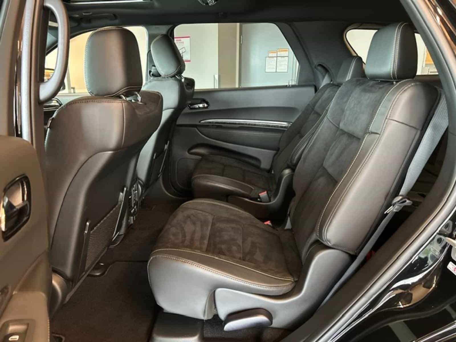 2025 Dodge Durango R/T (22J) - Image 11