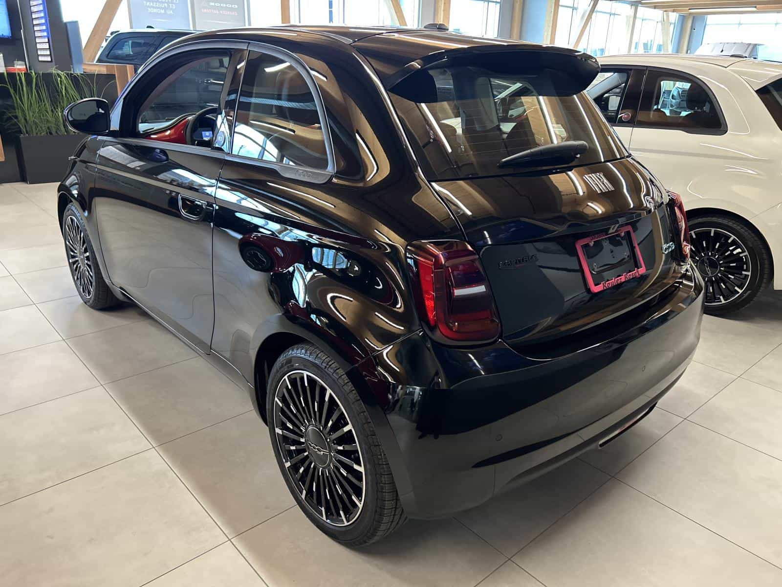 2025 Fiat All-New 500e BEV 500e RED - Image 5