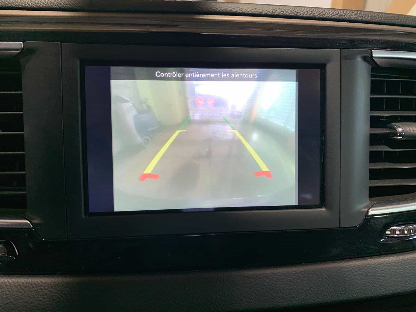 2019 Chrysler Pacifica Touring - Image 16