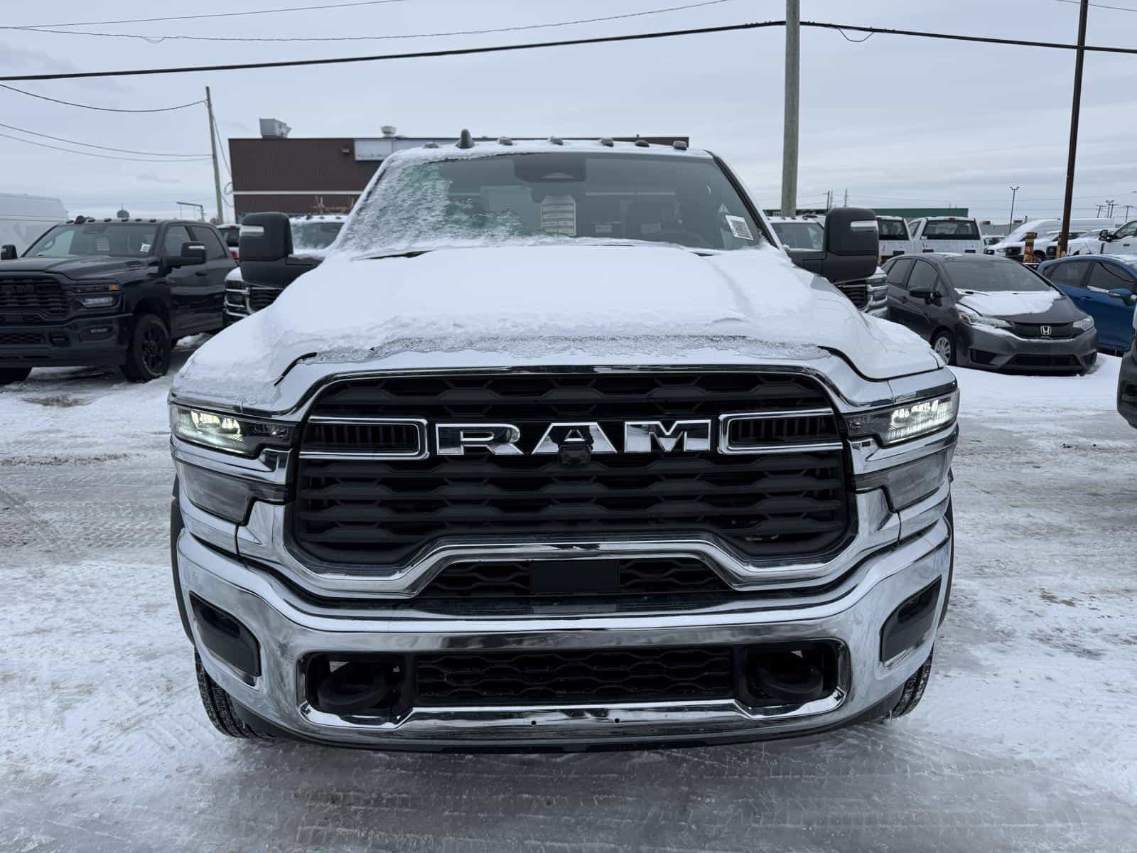 2025 RAM Chassis Cab 5500 Chassis Cab Tradesman - Image 2